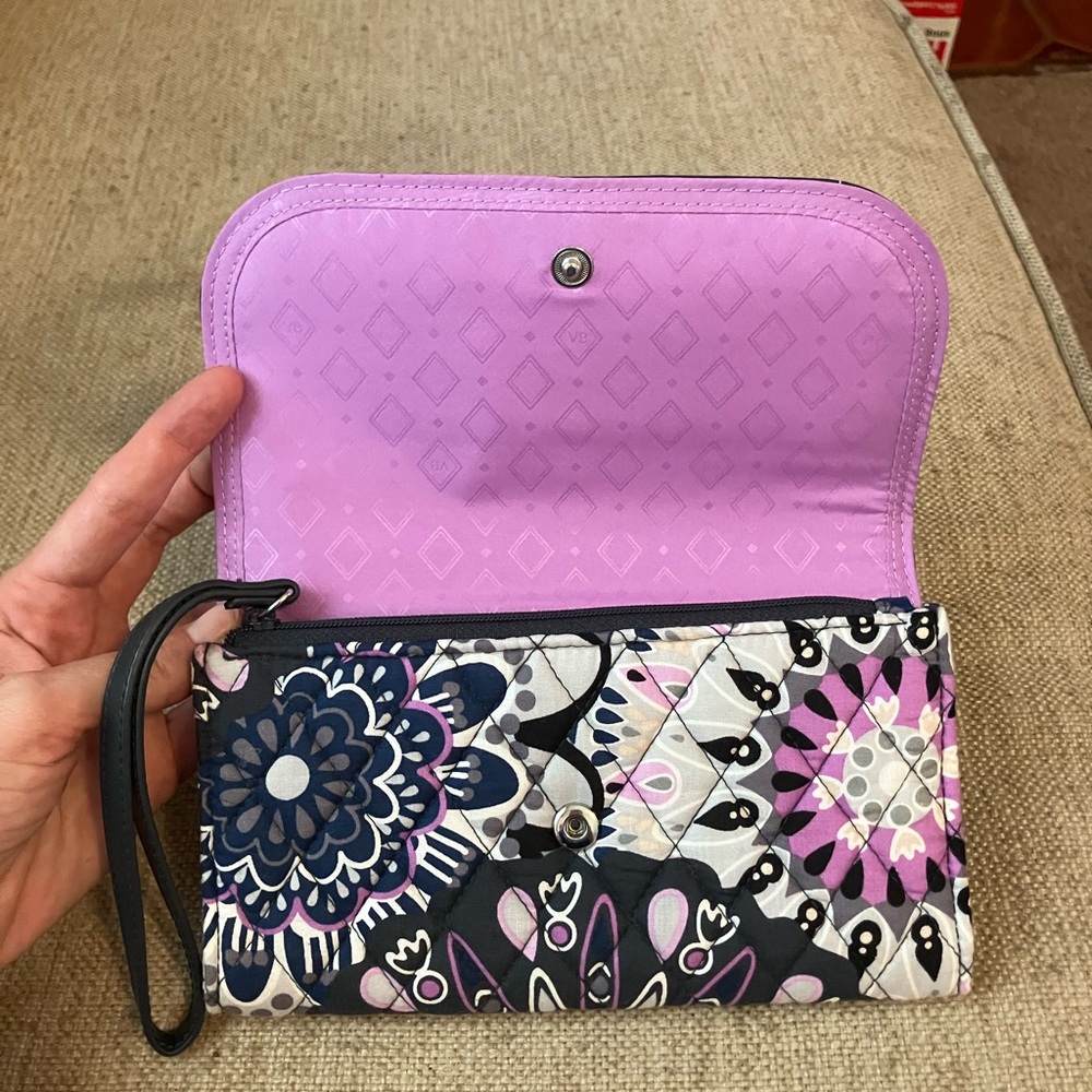Vera Bradley black purple and white wristlet - Picture 5 of 7